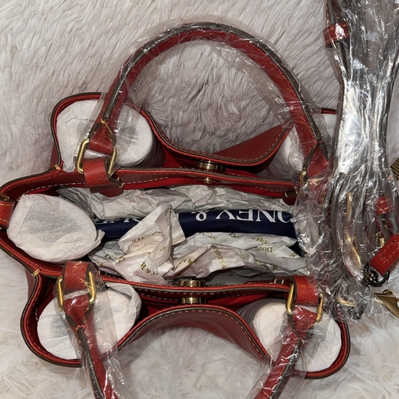 Dooney & Bourke NWT Florentine Small Brenna in Red - Picture 7 of 11